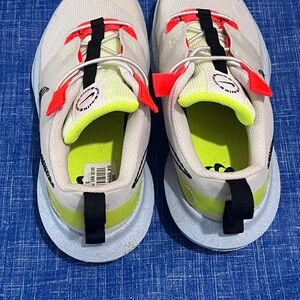 Nike Kids Sneakers in White and Neon Green